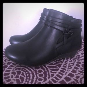 Avenue Cloudwalkers Ankle Booties